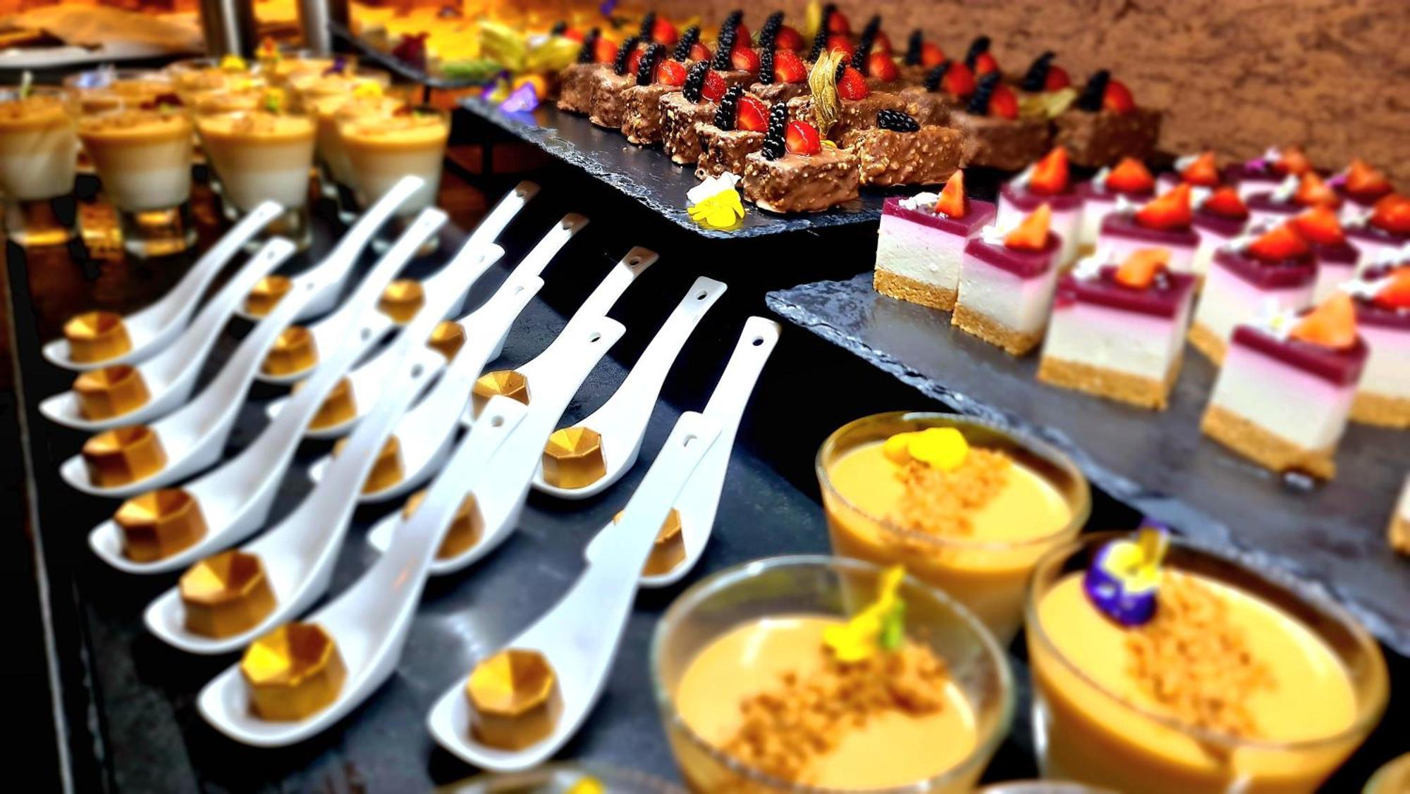 Monchique Resort & Spa エクステリア 写真 A selection of desserts