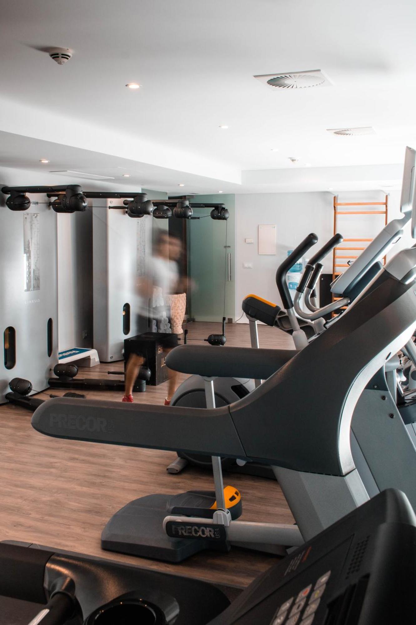 Monchique Resort & Spa エクステリア 写真 A gym in a hotel
