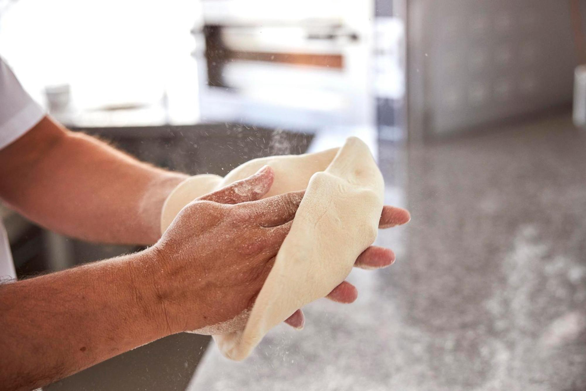 Monchique Resort & Spa エクステリア 写真 A baker kneading bread dough