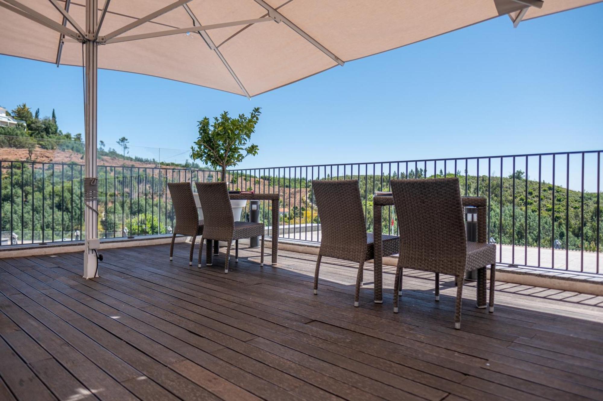 Monchique Resort & Spa エクステリア 写真 Composite wood terrace